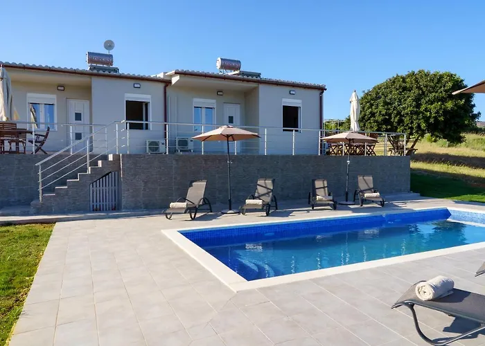 Дом отдыха Rodou & *